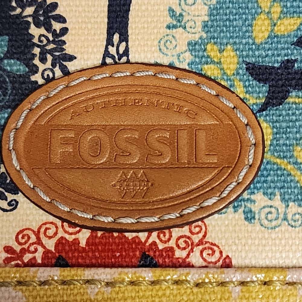 Fossil Key-Per Coated Canvas Zip Wallet Birds Trees - Picture 3 of 15